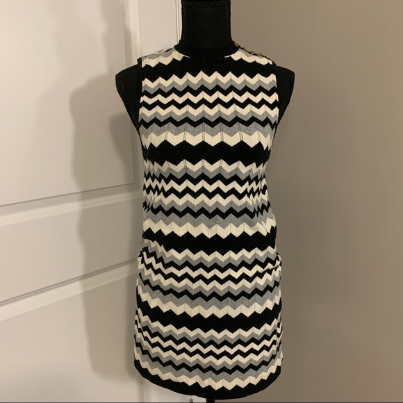 Sleeveless Geometric Print Knit Top - Picture 5 of 11